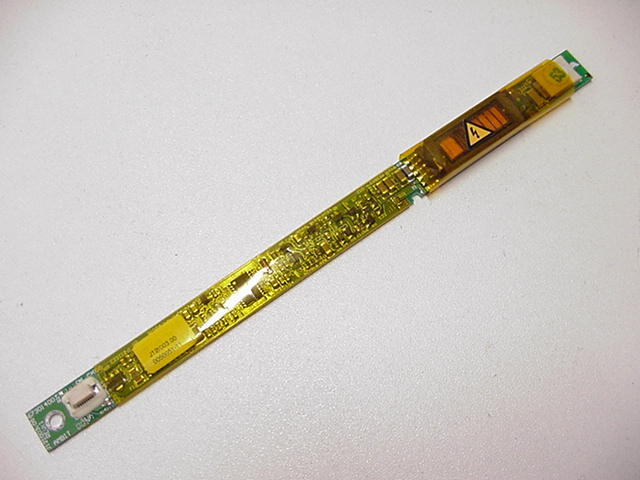 Used Dell OEM Latitude C600 C610 C640 Inspiron 4000 4100 4150 Hitachi 14.1" XGA Inverter P/N J12I003.00 J12I003.01