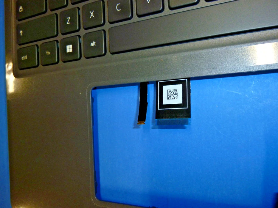 New Dell Latitude 3540 E3540 Palmrest With French Canadian Backlit Keyboard YT0W6 NVVWH